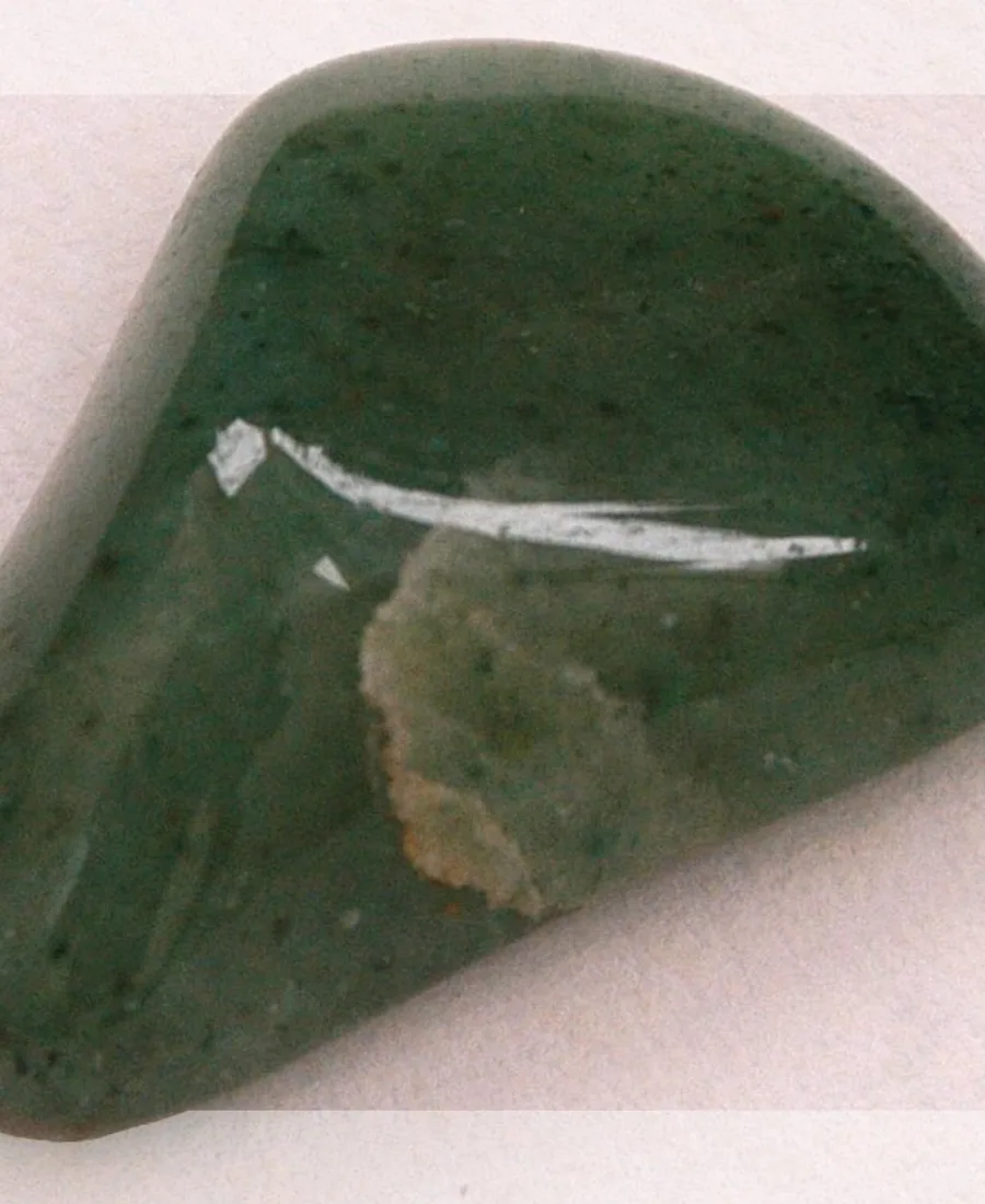 Pierre brute illustrant Aventurine