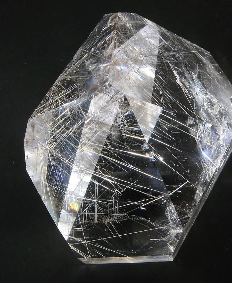 Pierre brute illustrant Citrine — visuel local temporaire